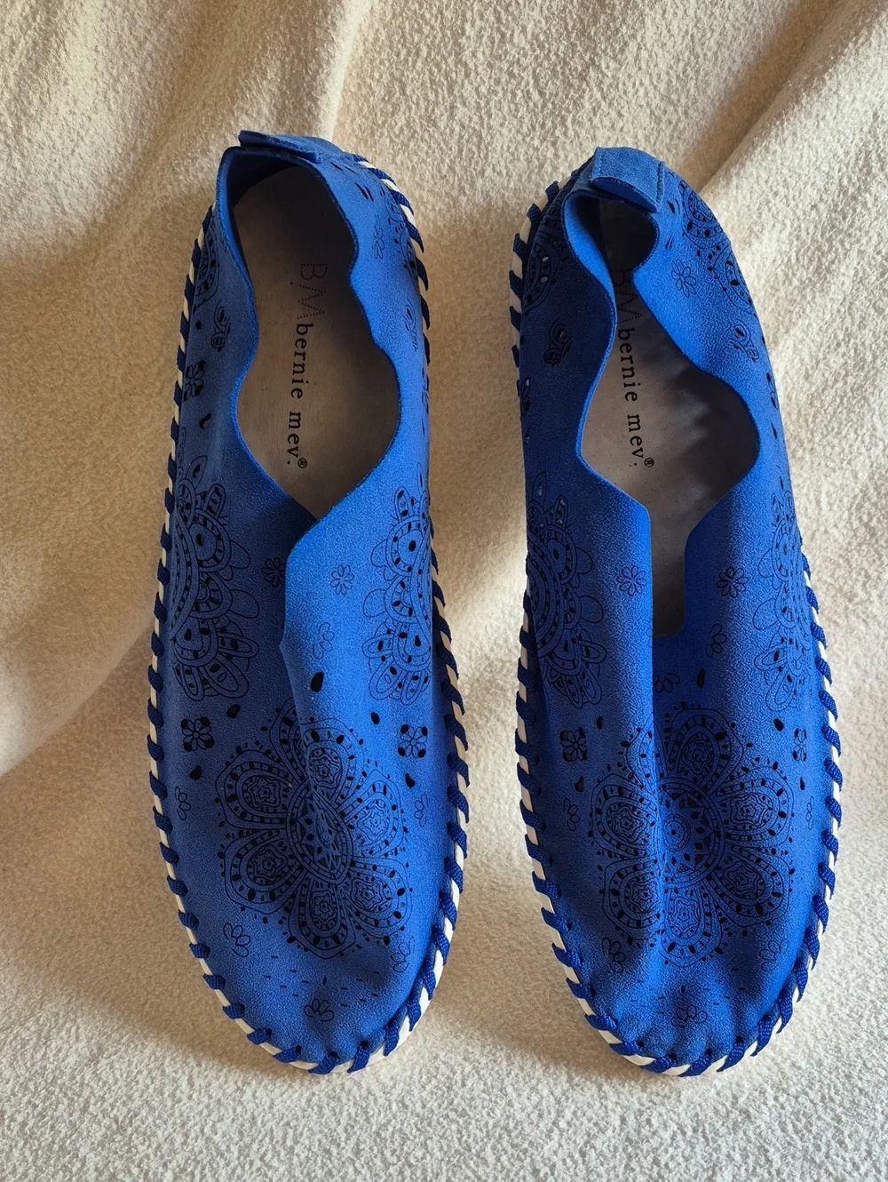 Bernie Mev Size 40 Royal Blue Open Eyelet Shoe - New - Picture 3 of 9